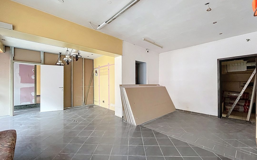 Rez commercial à vendre à Saint-Nicolas